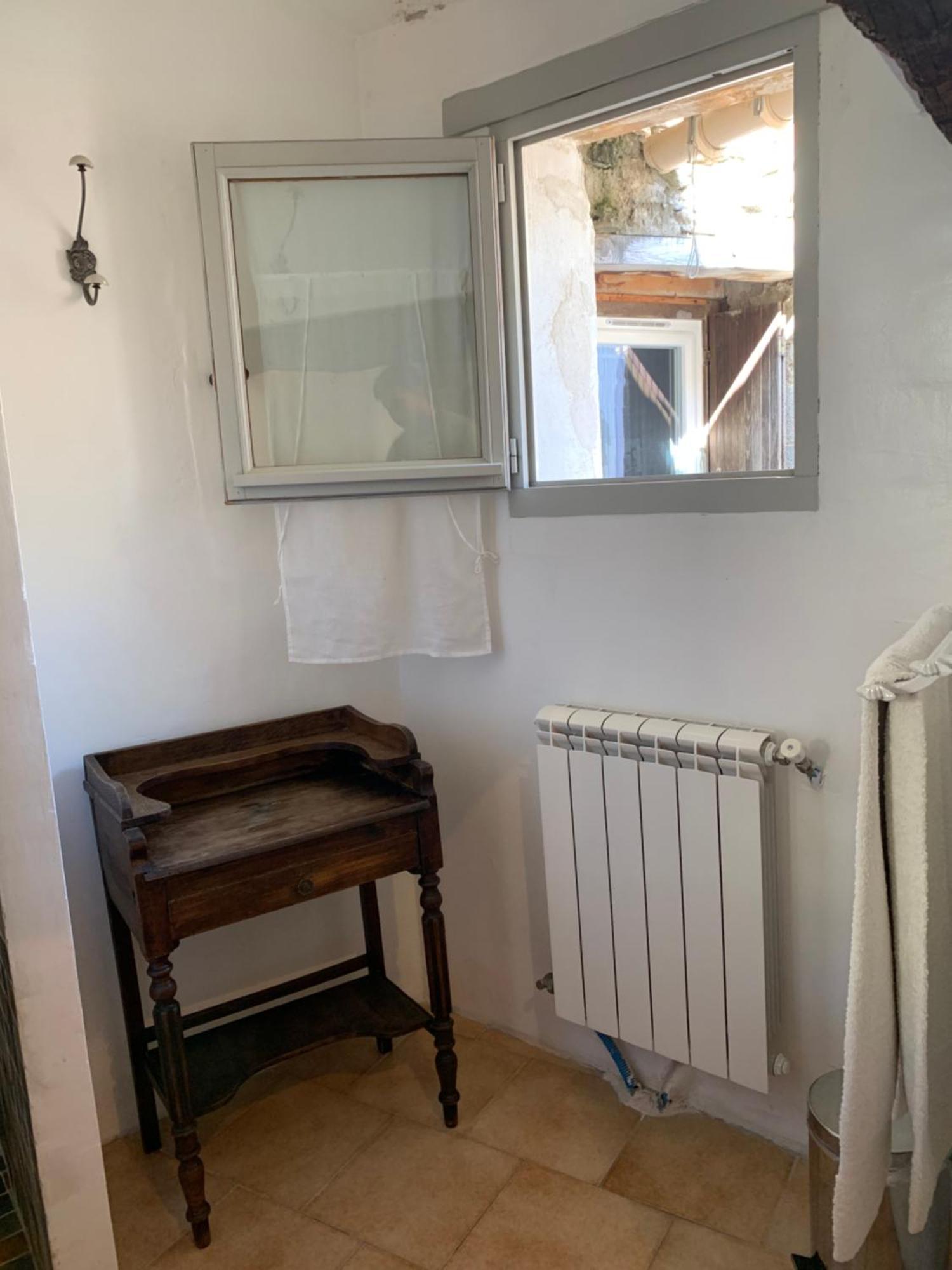 La Sarrasine Hotel Villes-sur-Auzon Luaran gambar