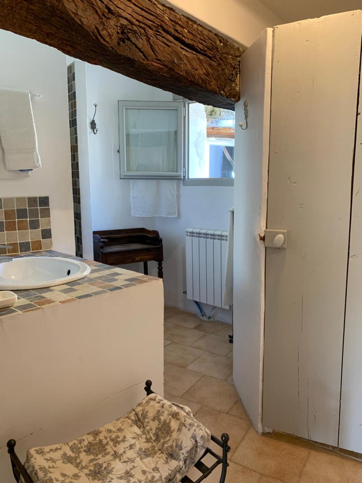 La Sarrasine Hotel Villes-sur-Auzon Luaran gambar