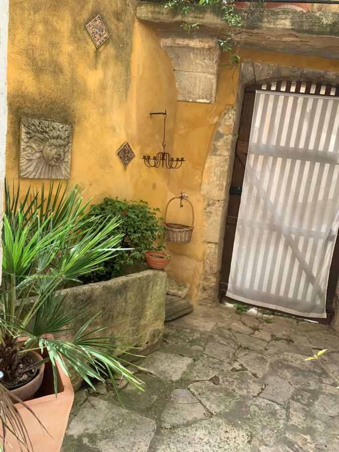 La Sarrasine Hotel Villes-sur-Auzon Luaran gambar