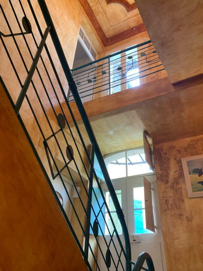 La Sarrasine Hotel Villes-sur-Auzon Luaran gambar