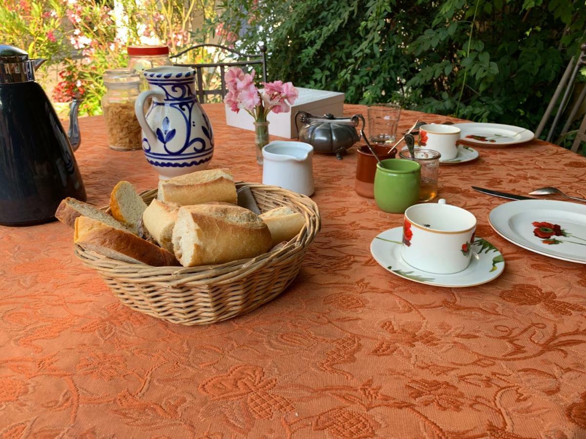 La Sarrasine Hotel Villes-sur-Auzon Luaran gambar