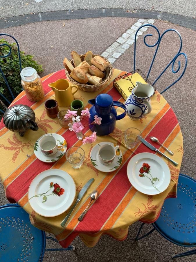 La Sarrasine Hotel Villes-sur-Auzon Luaran gambar
